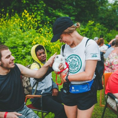 Camp et répits pour les enfants et adultes à besoins particuliers.